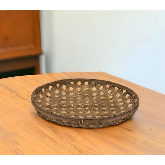 brown bamboo weave round wood tray made of natural hardwood