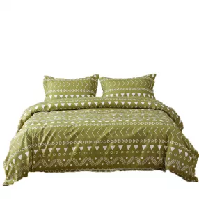 High thread count machine washable duvet cover with patterned linens and throw pillow