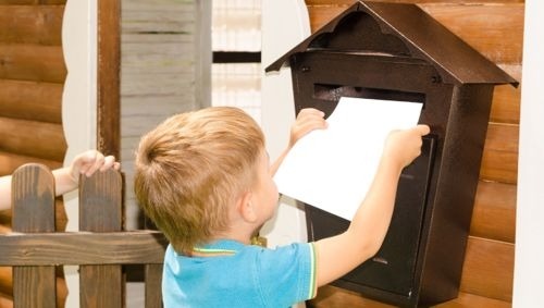 Improve Your Home's Curb Appeal by Updating Your Mailbox