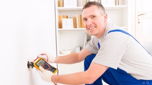 What You Should Know Before Calling an Electrician