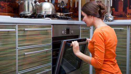 Oven Buying Guide: Tips on Oven Capacity, Wall Ovens, and More